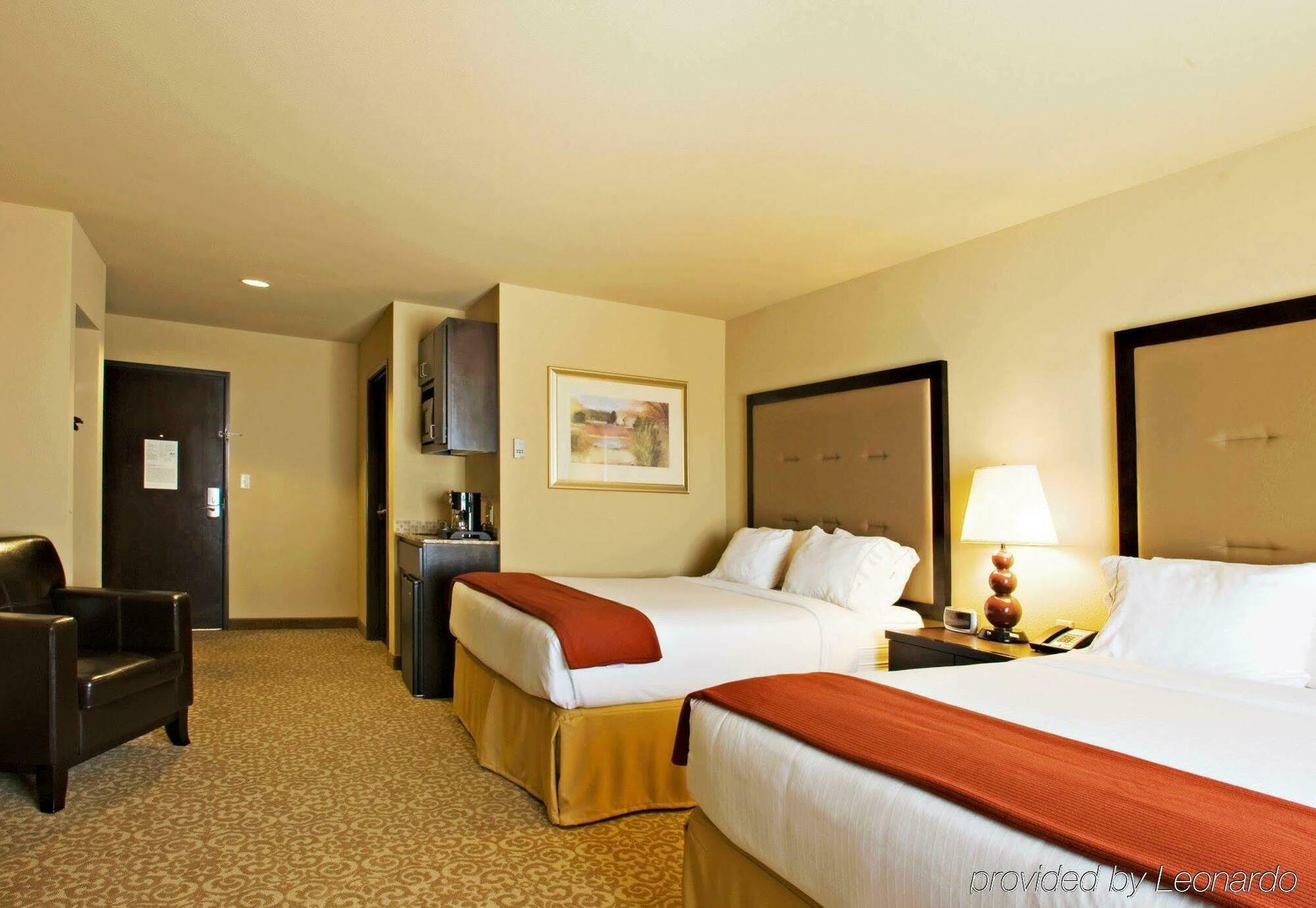 Holiday Inn Express Hotel & Suites Wichita Falls, An Ihg Hotel Exterior foto